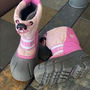 Little girls’ snow boots